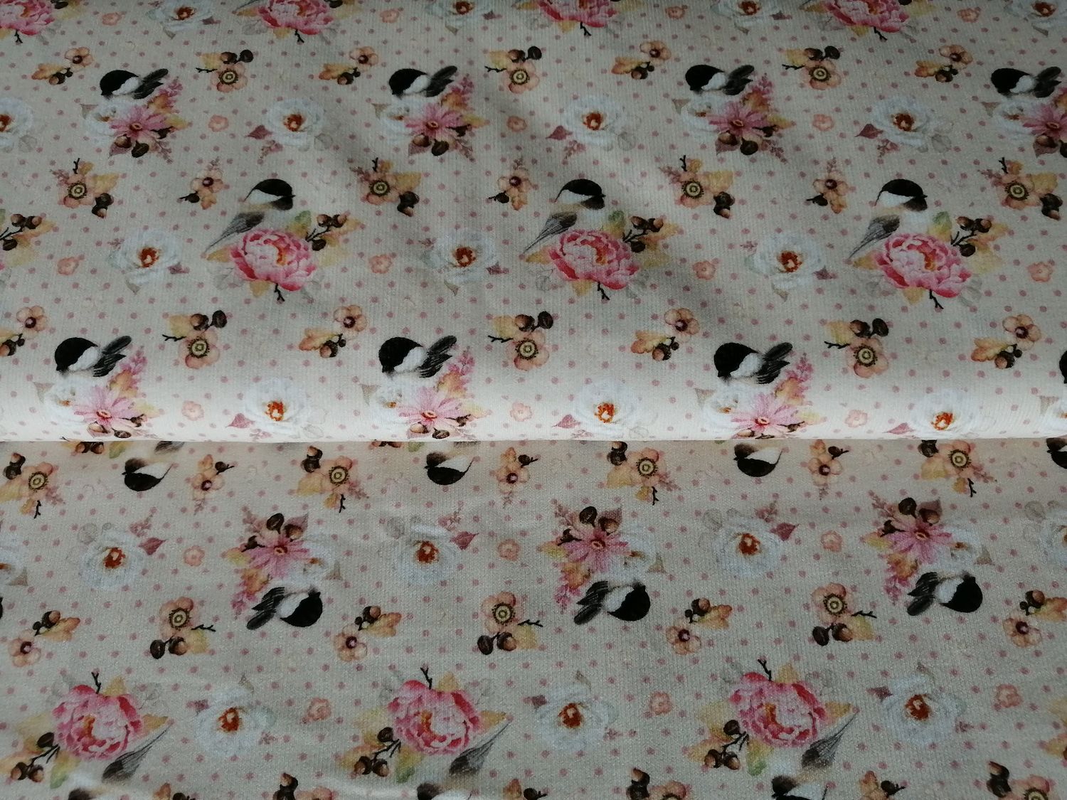 ​Corduroy/ribfluweel birds/flowers babycord ecru