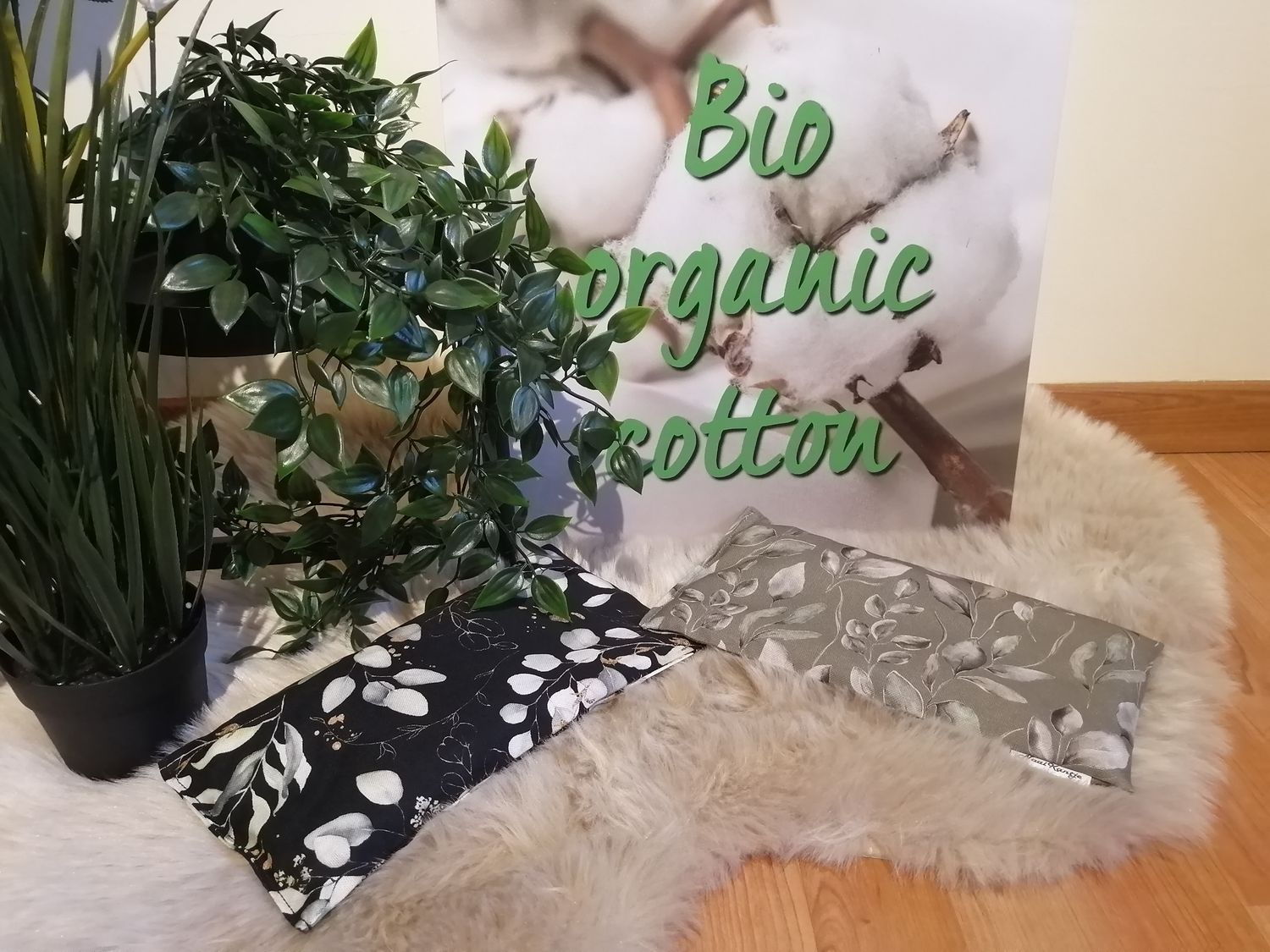 Handgemaakt Biologisch kersenpitkussen model picolo in 7 designs.