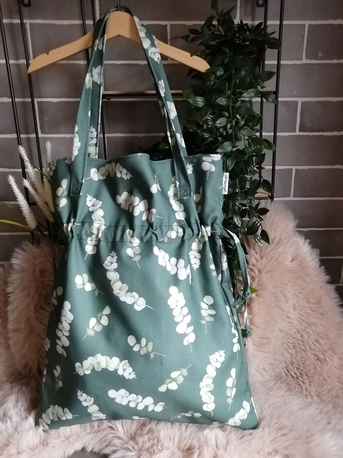 Trendy Totes model Lily, 2 designs.