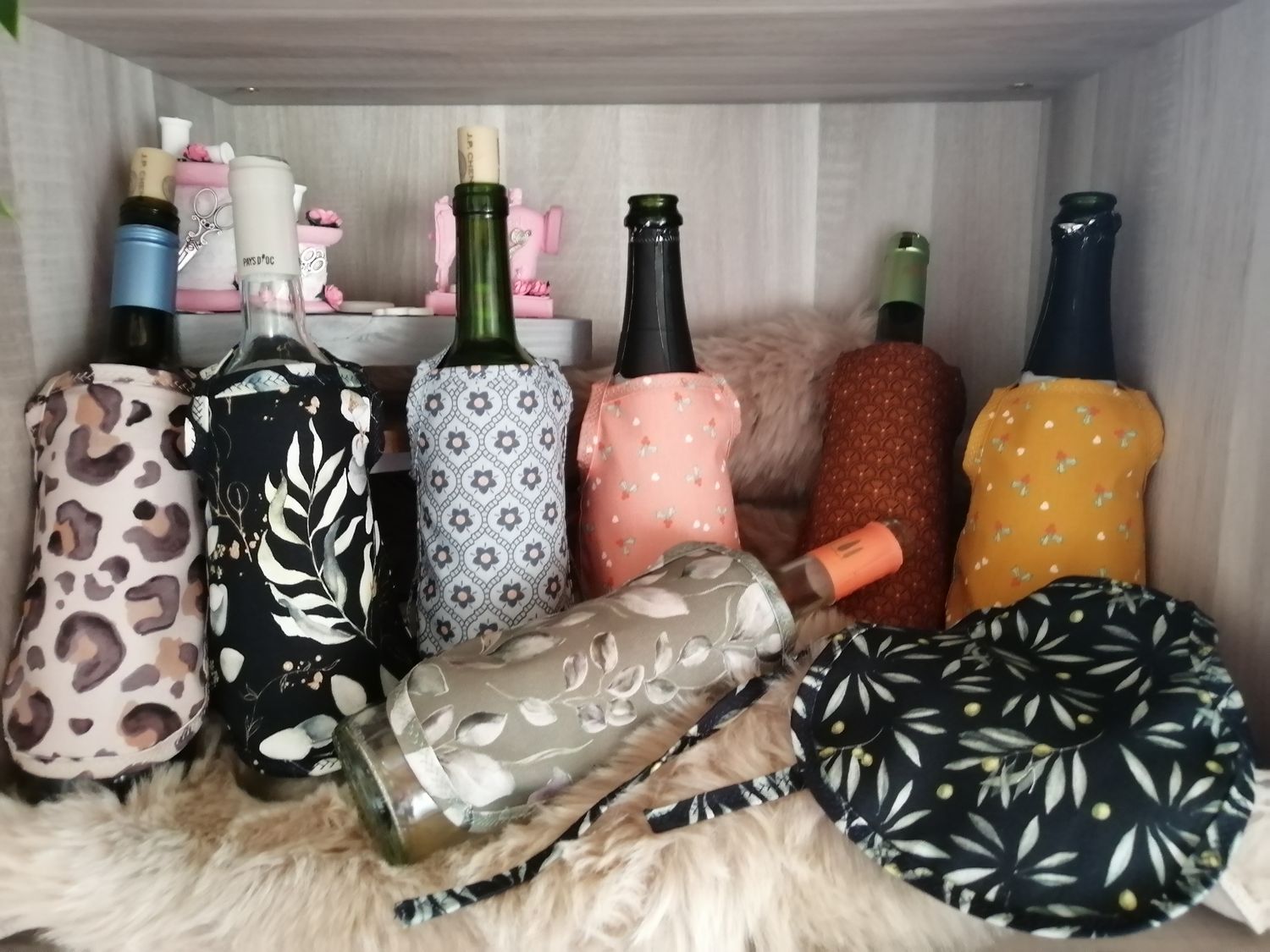 Handgemaakte Decoratieve short voor cava fles, 9 designs.