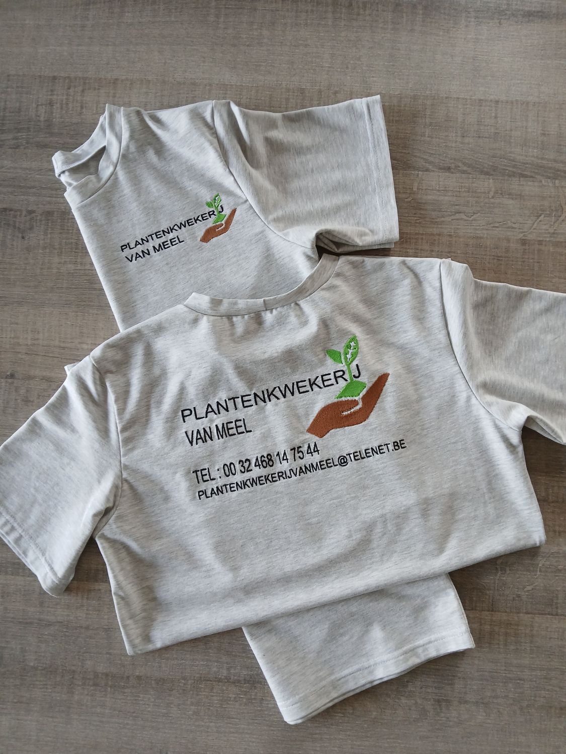 Bedrijfslogo T-Shirt achterkant.