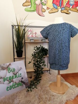 T-shirt met strik op de rug, dots blauw