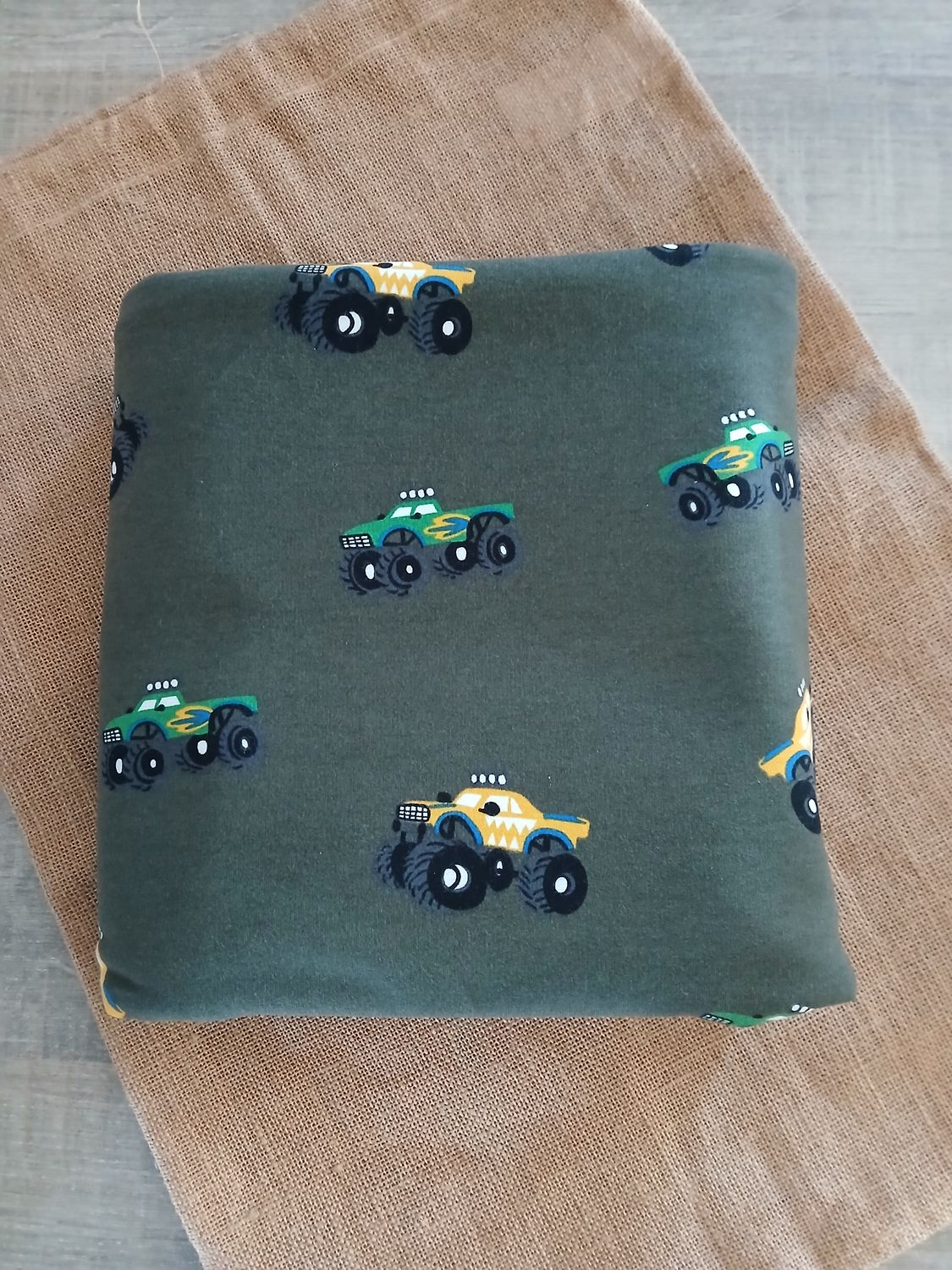 Soft sweat Monstertrucks