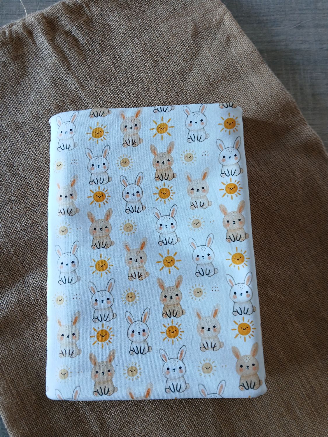 Jersey digitale sweet little bunny, wit.