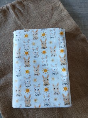 Jersey digitale sweet little bunny, wit.