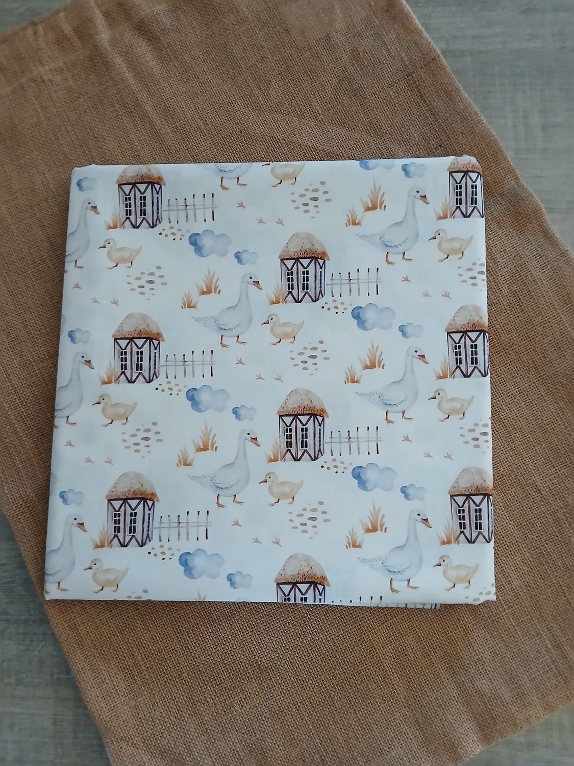 Poplin katoen digital boerderijdieren eendjes.