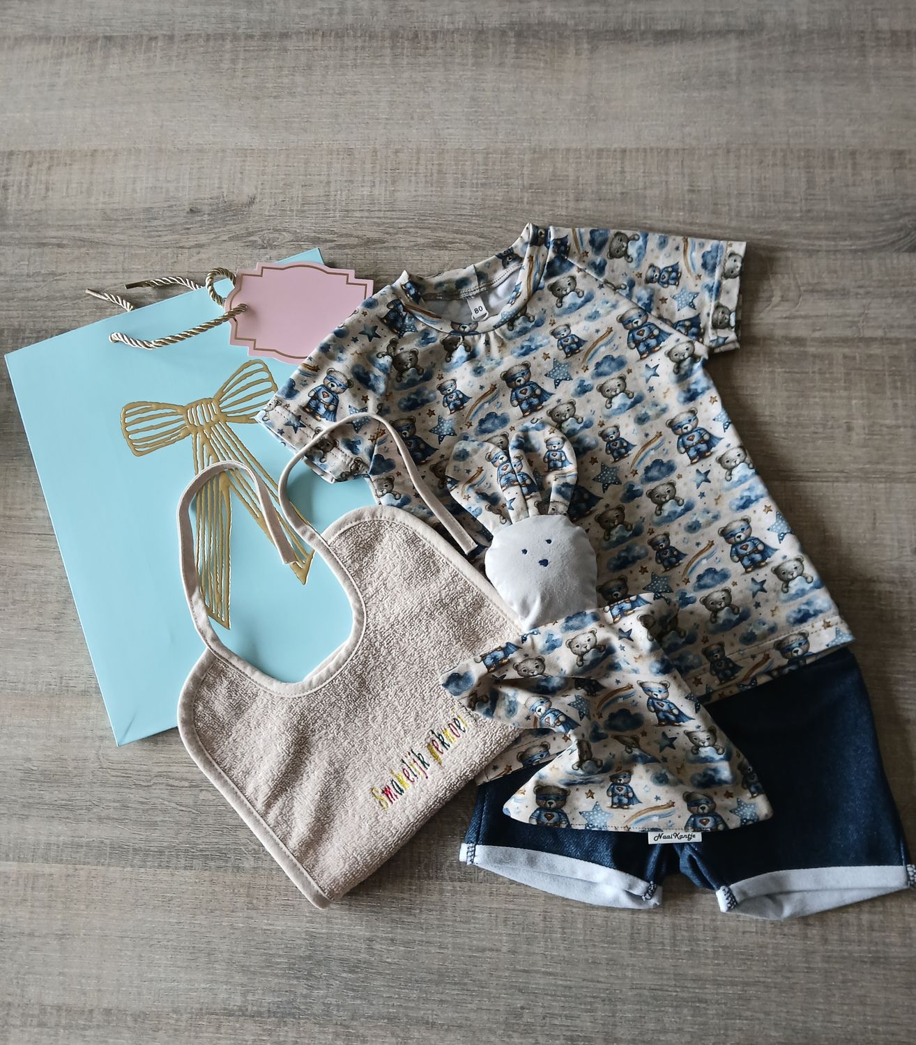 Geboortepakketje / Baby Cadeau set, thema superbear