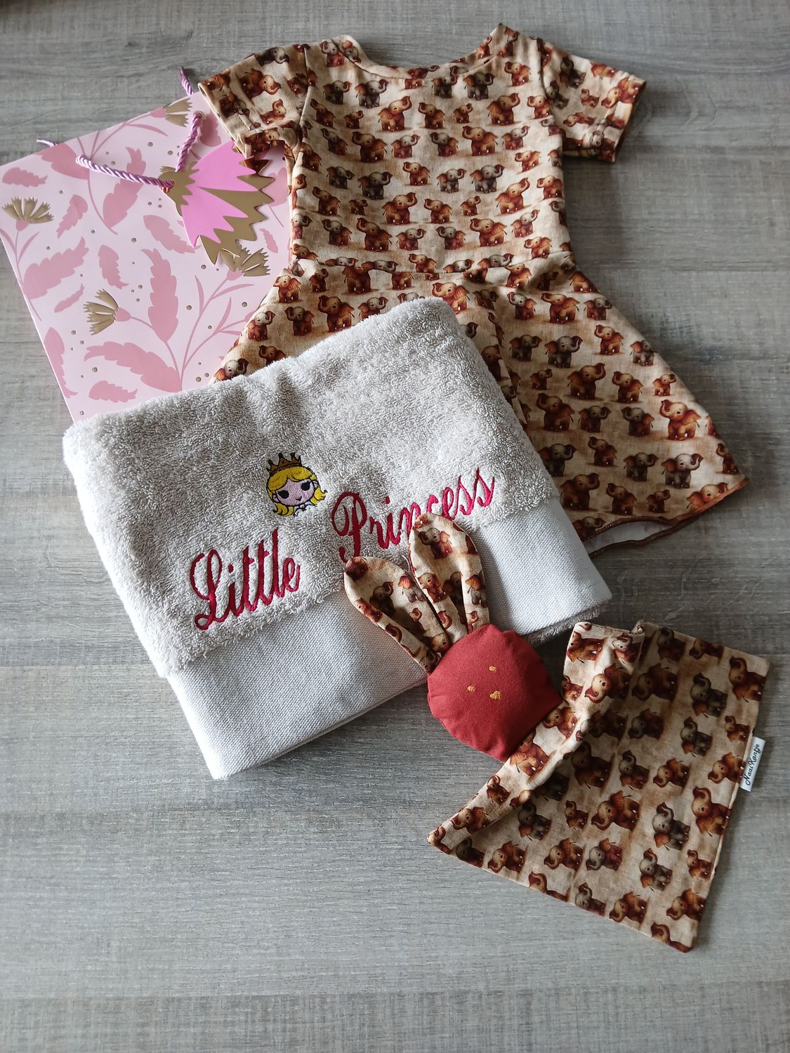 ​Geboortepakketje / Baby Cadeau set, thema little elephant