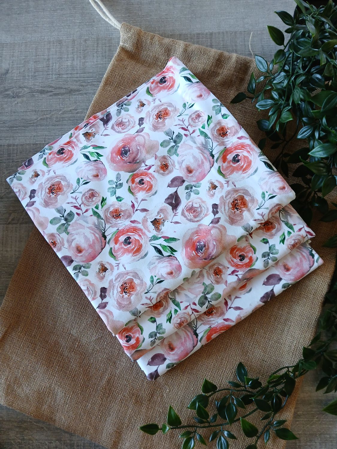 ​Jersey digital Engelse roos, kleur wit.