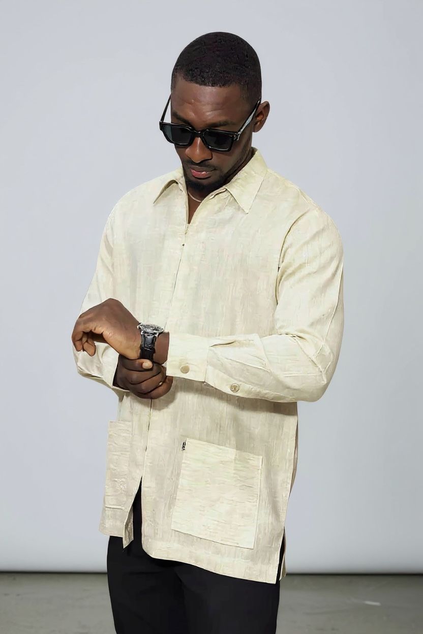 Chemise beige à fermeture