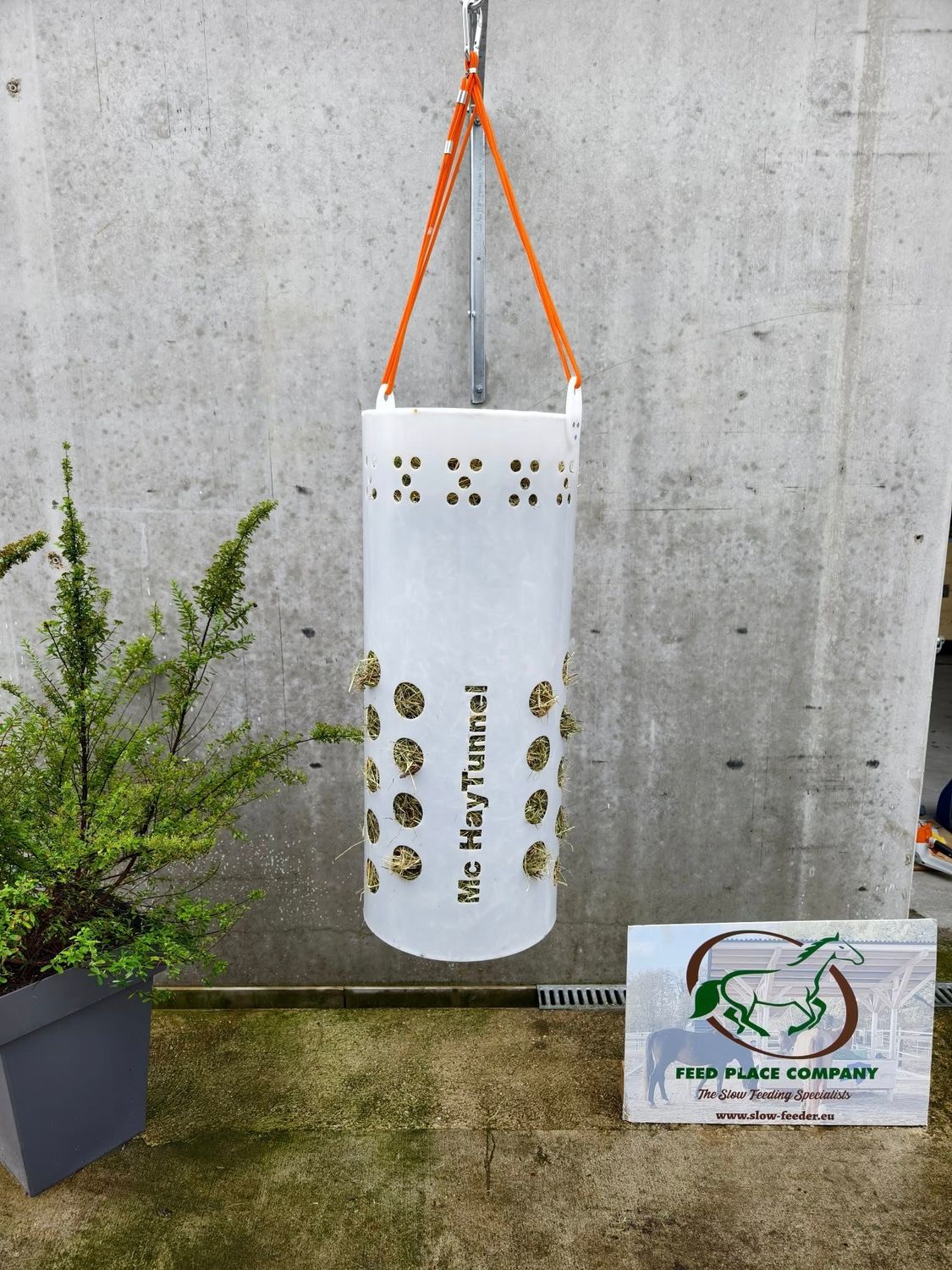 Original HORSEFEED BOX Mc HayTunnel