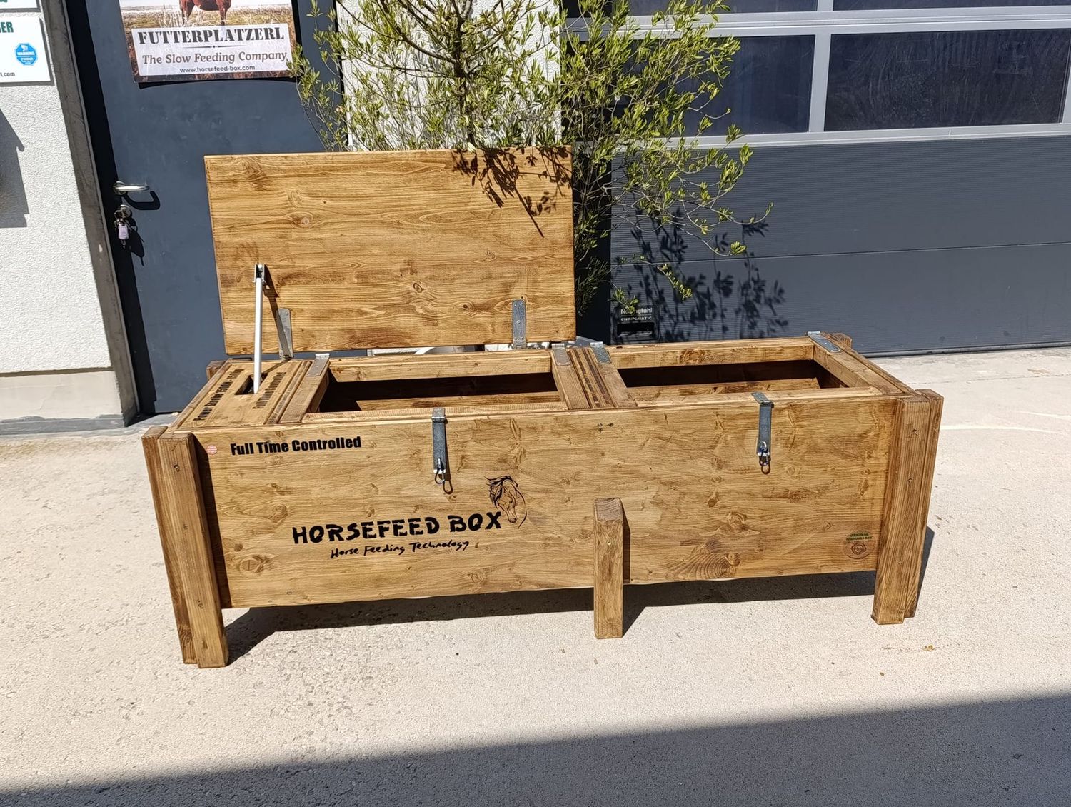 Original HORSEFEED BOX FULL TIME CONTROLLED DEEP DAY &amp; NIGHT DoubleShort