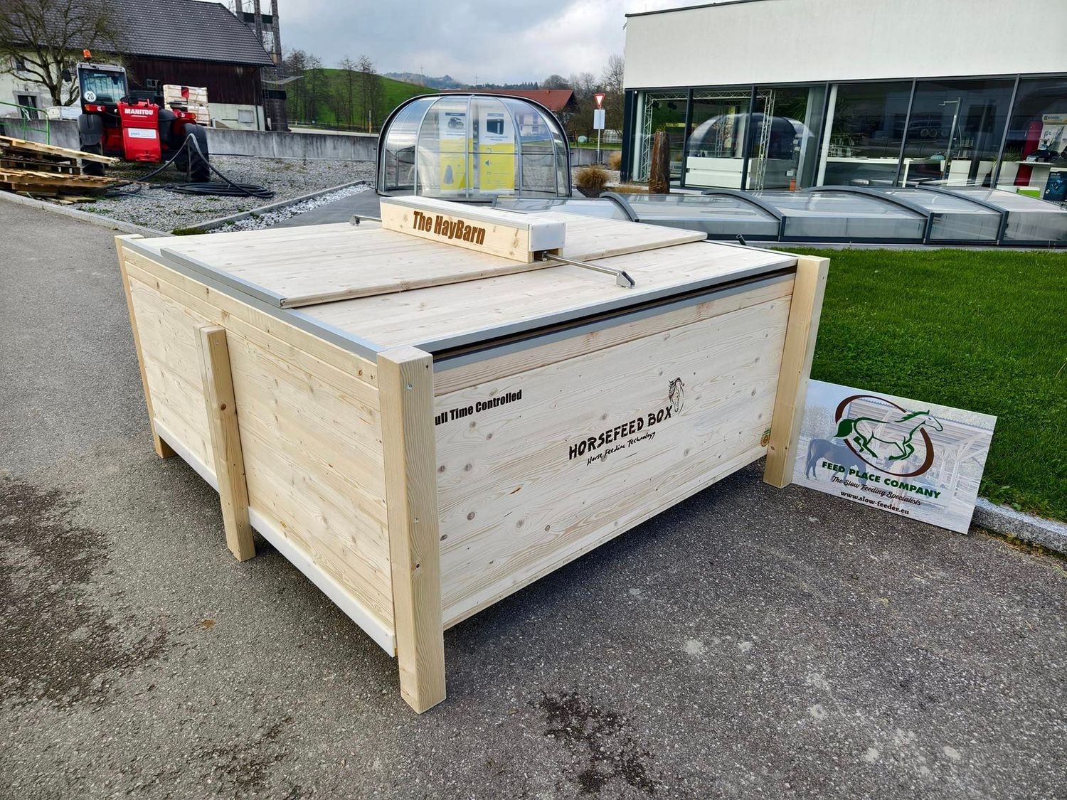 Original HORSEFEED BOX FULL TIME CONTROLLED HAYBARN
