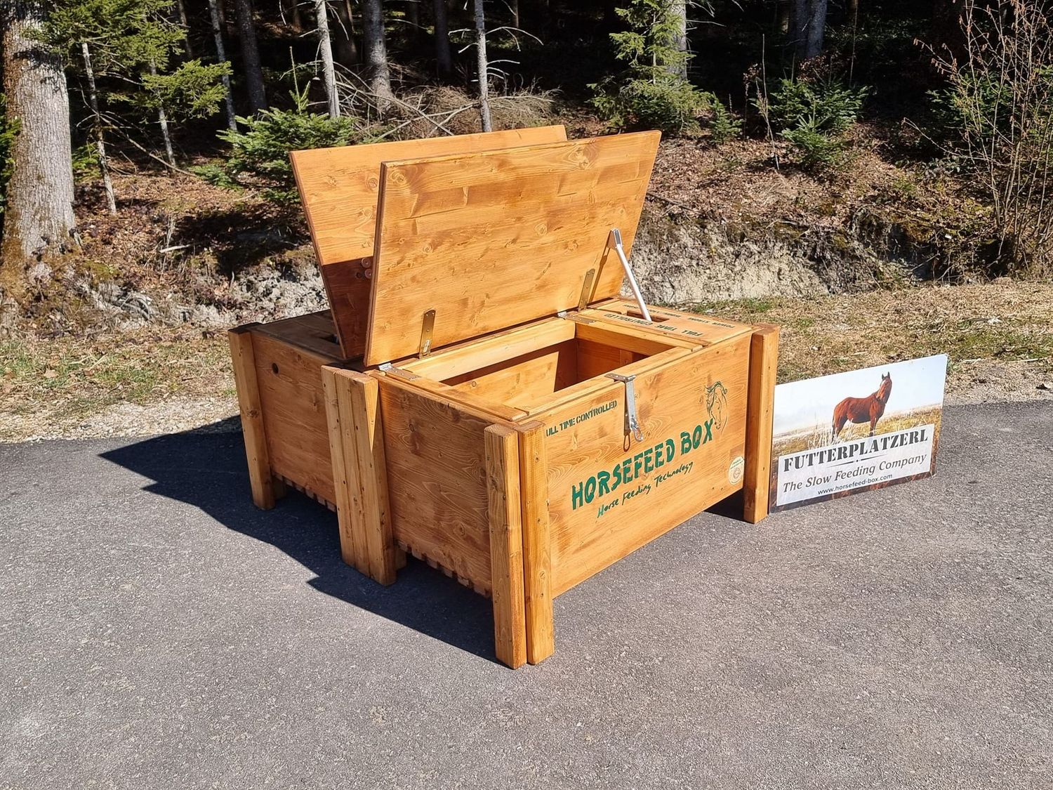 Original HORSEFEED BOX FULL TIME CONTROLLED DEEP  LONG DOUBLESIDE