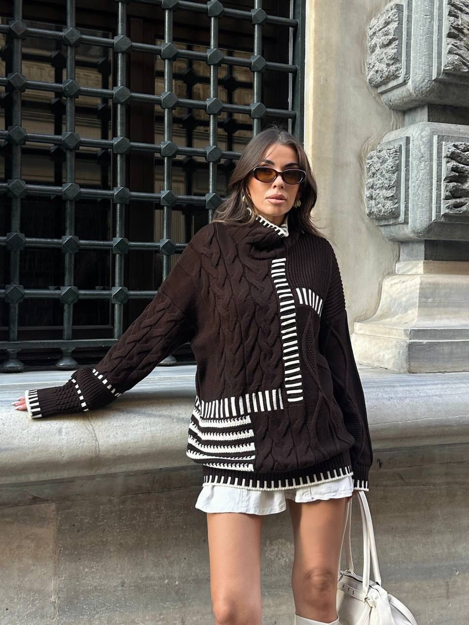 ELVORA Contrast Knit Pullover