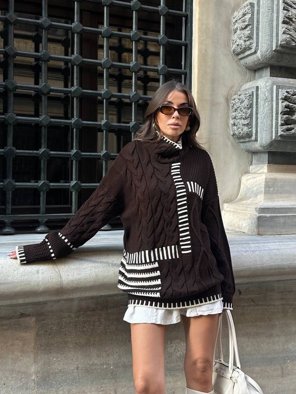 ELVORA Contrast Knit Pullover