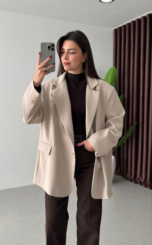 Classic Blazer – Beige