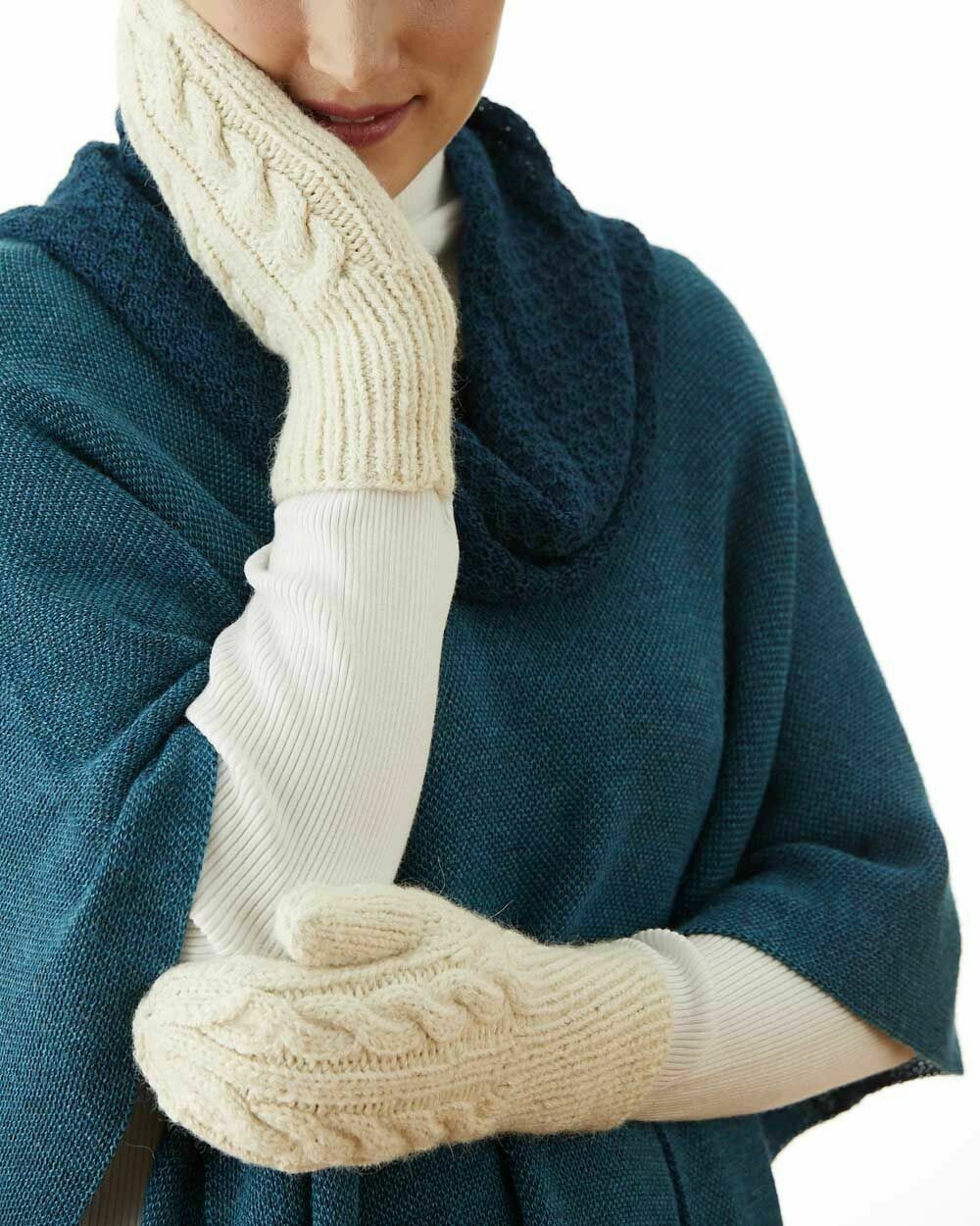 Fancy Trenza Knit Alpaca Mitten