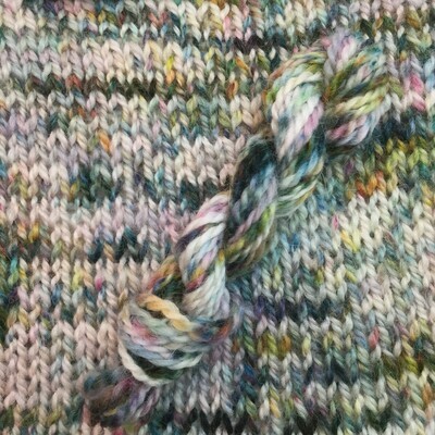 Symmetry Yarn - Wallflower