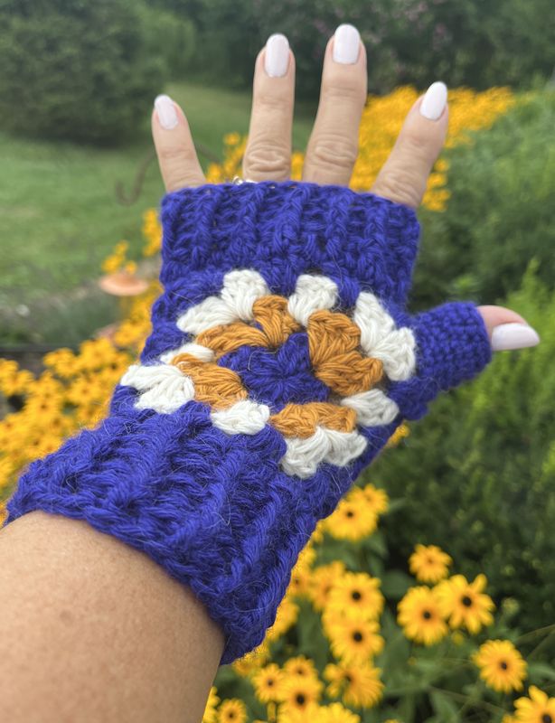 Granny Square Alpaca Fingerless Gloves