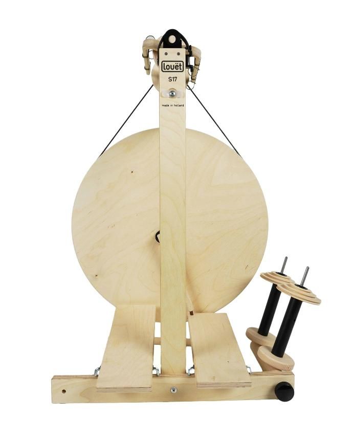 Louet S17 Spinning Wheel - Double Treadle