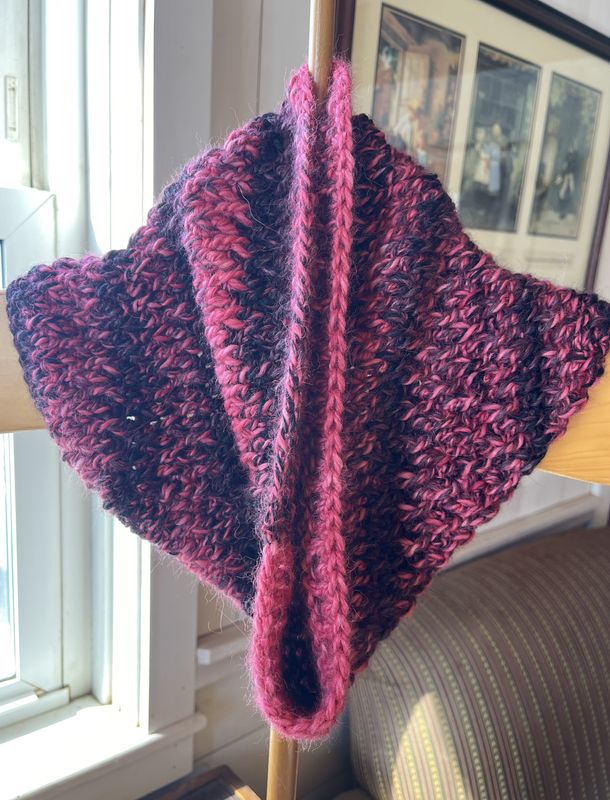 Textured Espiral Alpaca Cowl - Black Forest