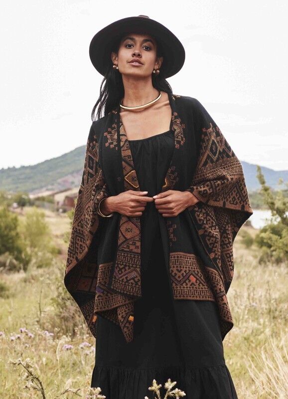 Pyramid Alpaca Ruana