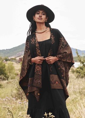 Pyramid Alpaca Ruana