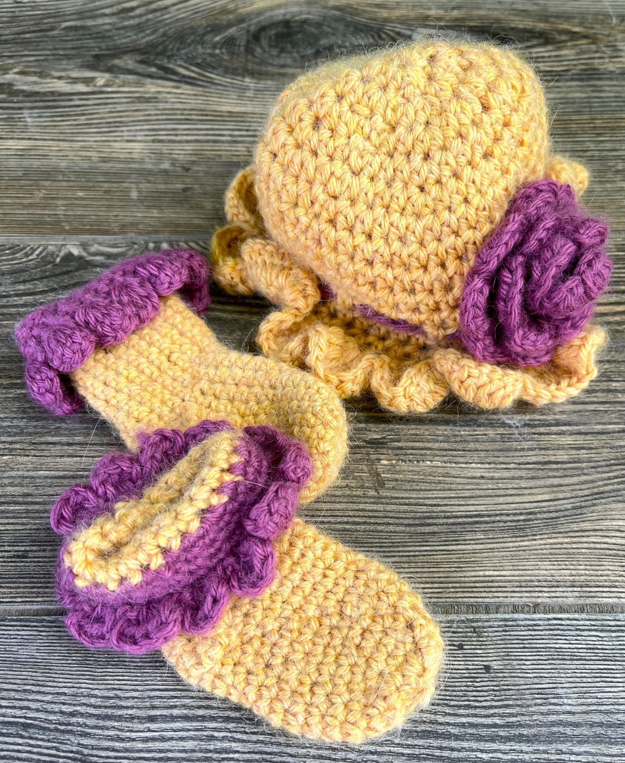 Newborn Alpaca Hat and Bootie Set