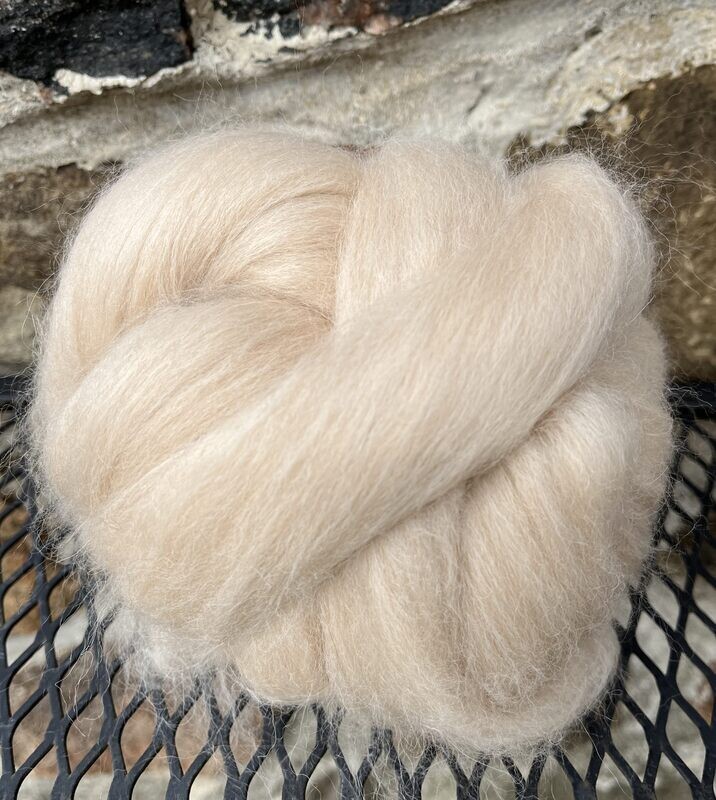 Baby Alpaca Roving - Champagne l 4 Ounces