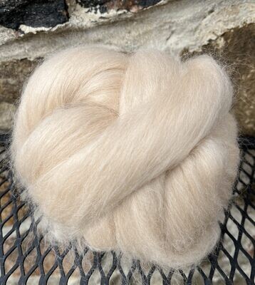Baby Alpaca Roving - Champagne l 4 Ounces