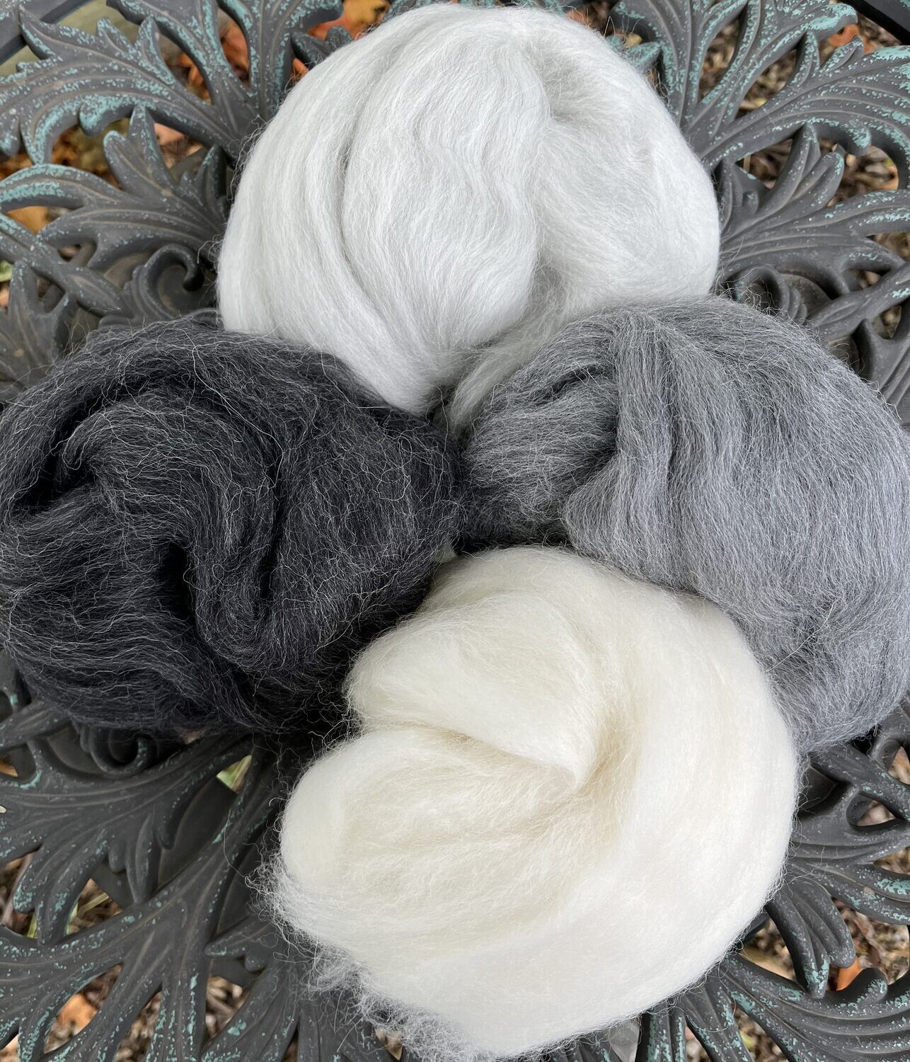 Baby Alpaca Roving - Gray Mix l 4 Ounces