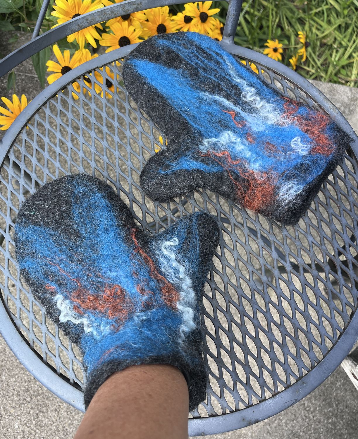 mitten wet felting class at Alpaca Meadows