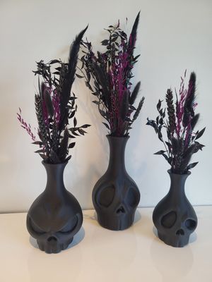 Skull vazen zwart gevuld met zwart/paarse droogbloemen SET VAN 3