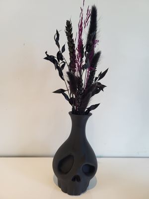 Skull vazen zwart gevuld met zwart/paarse droogbloemen SET VAN 3