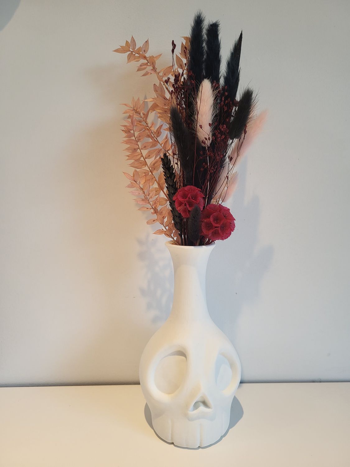 Skull wit L met droogbloemen