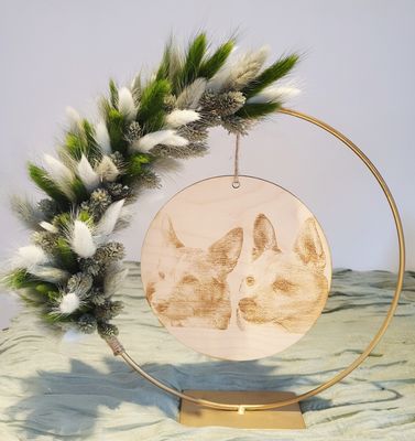 Droogbloemkrans met foto op hout