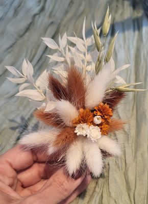 Corsages met opsteekklem of magneet