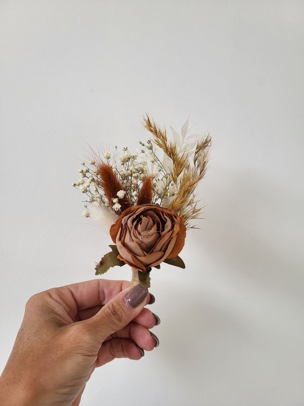 Corsages met opsteekklem of magneet