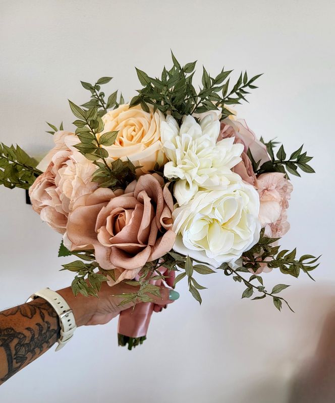 Bruidsboeketten uit kunstbloemen