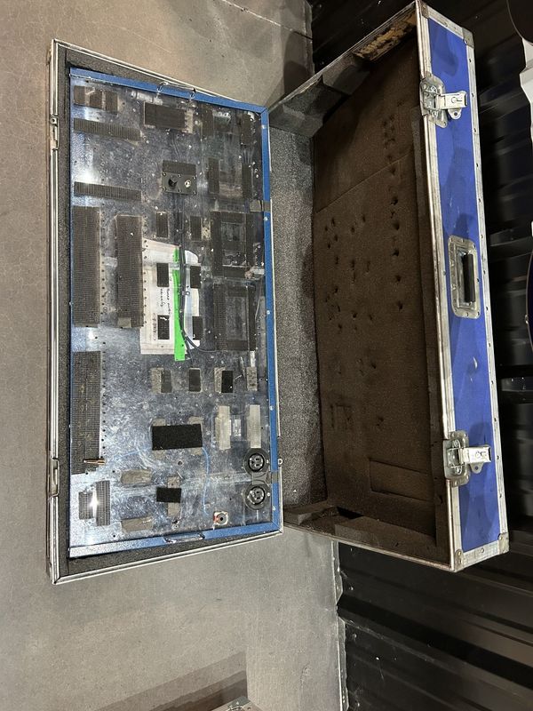 Used Trailer Trash Pedal Board with hard case