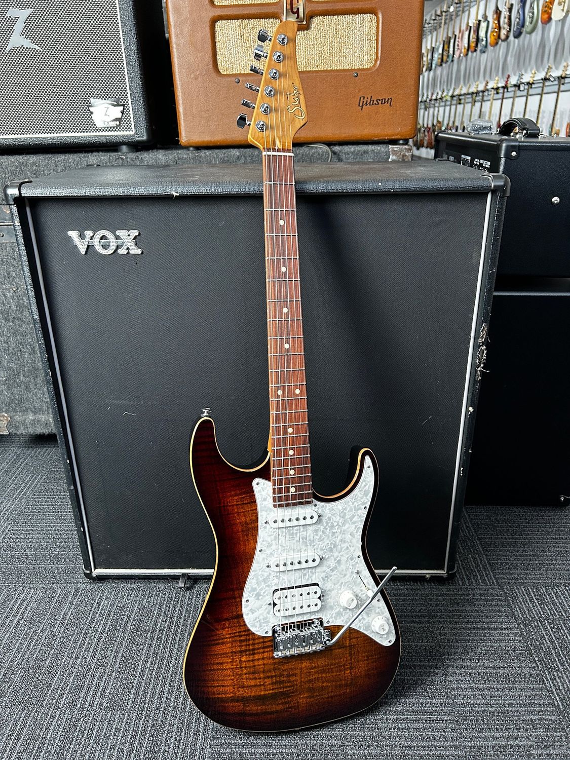 Suhr Standard Plus Bengal Burst Pau Ferro
