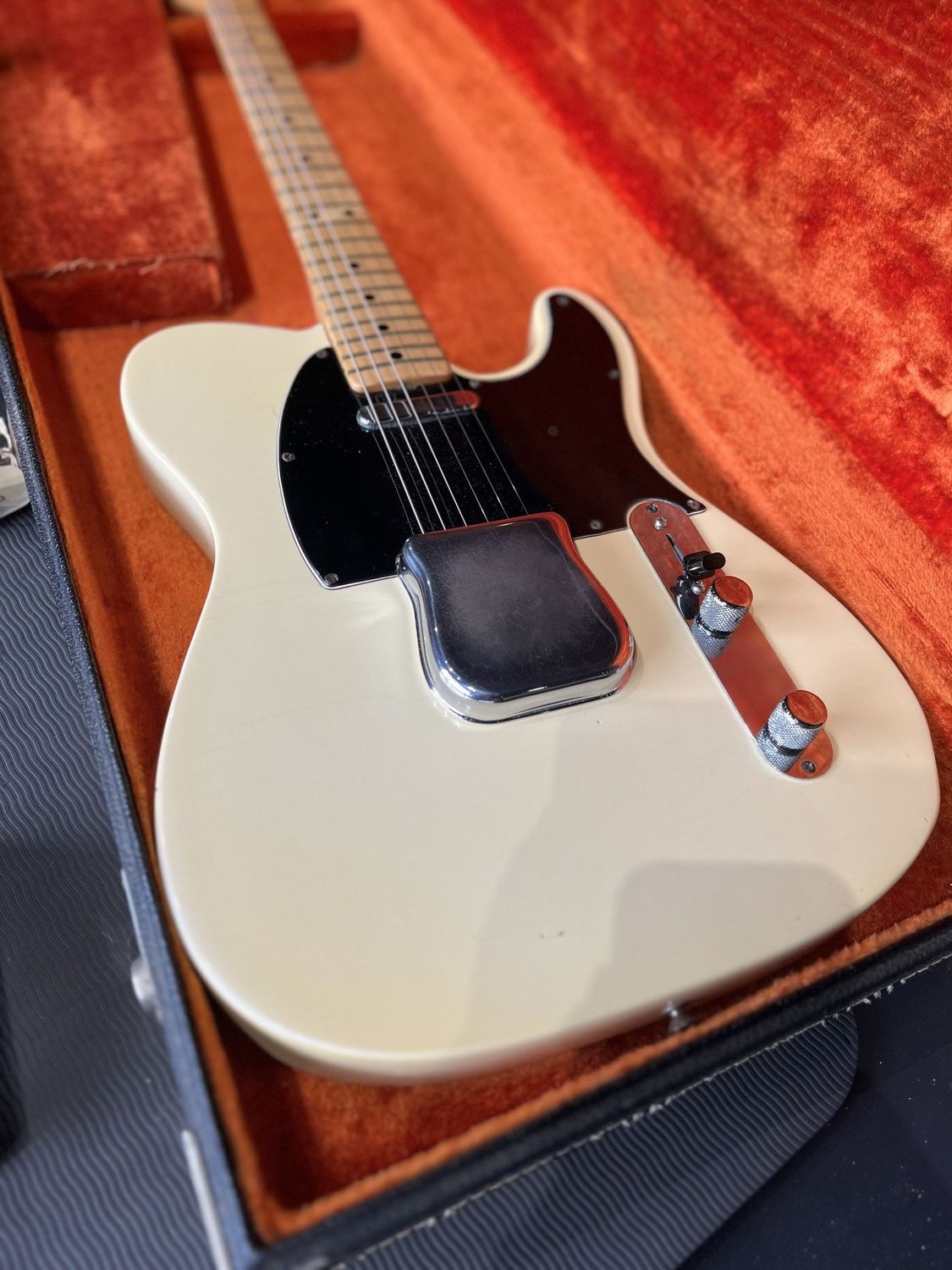 Vintage 1969 Fender Telecaster w/ Hardshell Case