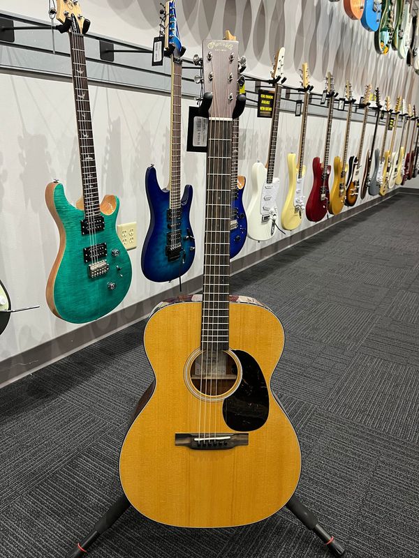 Martin 000E Retro Plus Mahogany