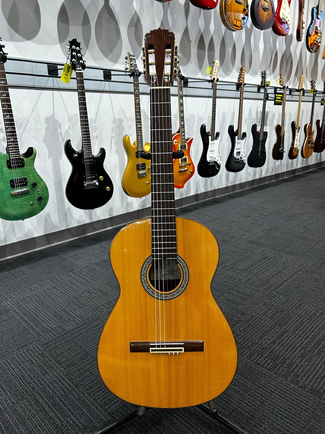 Used Pimentel W-1 Special Concert Classical 1998 w/case