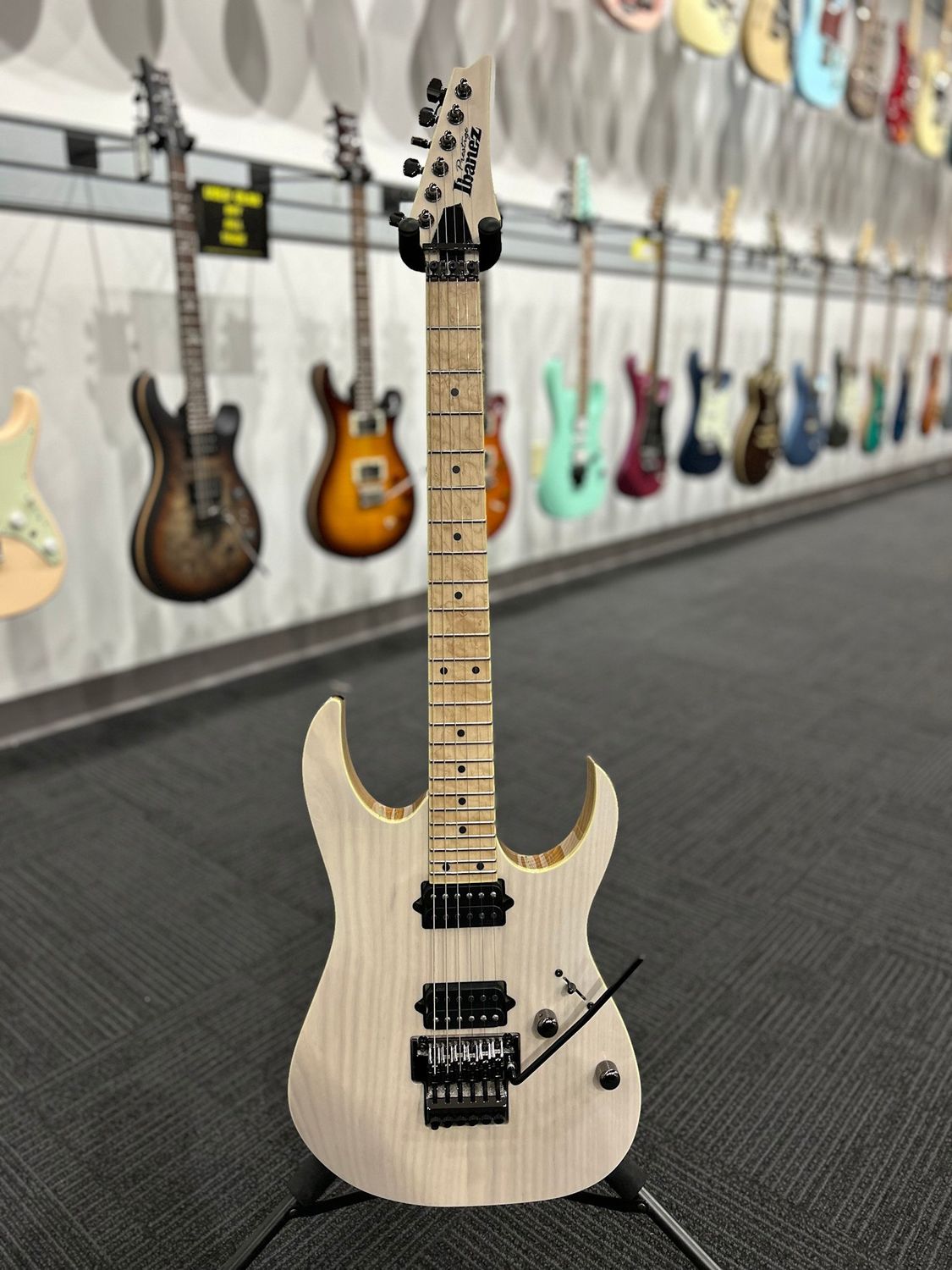 Ibanez RG652AHM Prestige Antique White Blonde