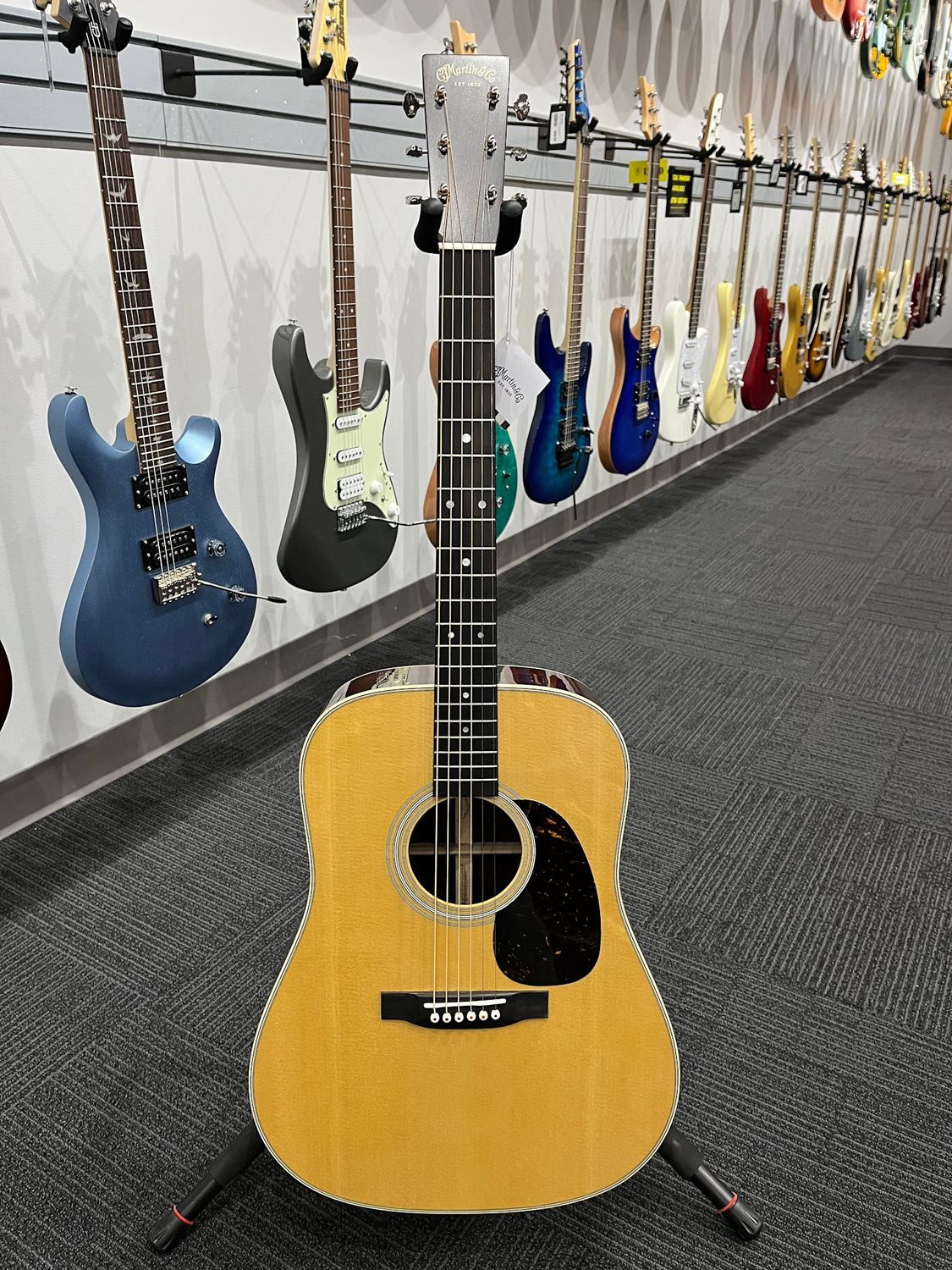 Martin D-28 Standard Series Acoustic