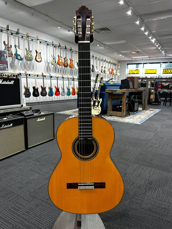 Used Vicente Carrillo Gabriela 2001 w/case