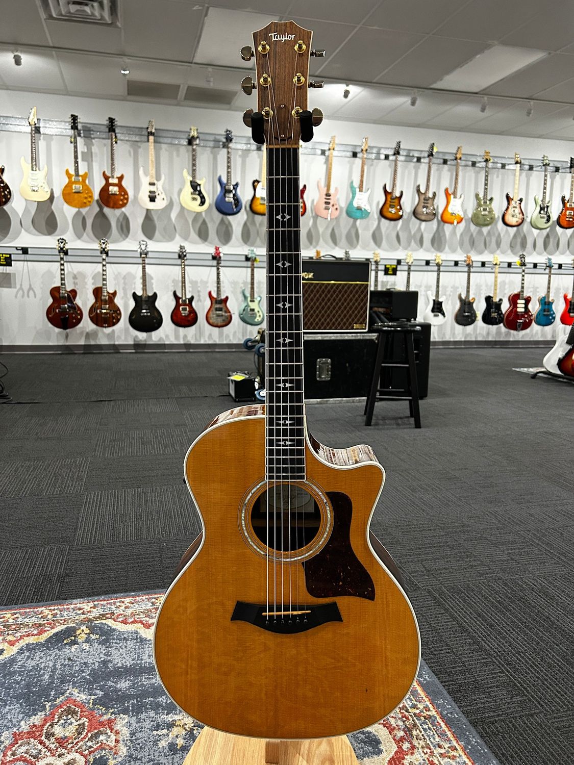 Used Taylor 814ce w/case