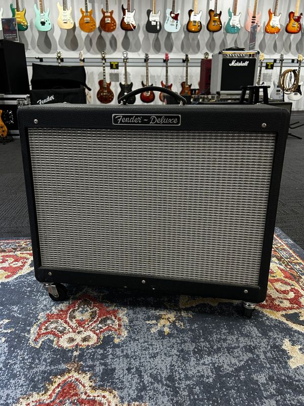Used Fender Hot Rod Deluxe 1x12 w/casers